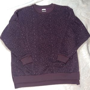 American Eagle cheetah crew neck‎